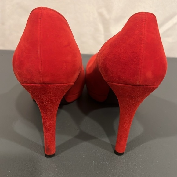 St. John Red Suede Pumps - Size 7 - Classic Platform High Heel Shoes - Picture 7 of 12